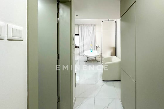 FULLY FURNISHED | BRAND NEW | MODERN LAYOUT, picture 5