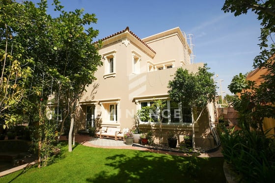 Upgraded | Fully Furnished | Private Pool, picture 2