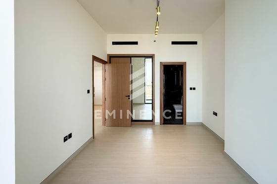 BRAND NEW | MARINA VIEW | VACANT, picture 8