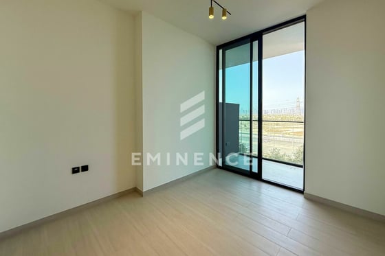 BRAND NEW | MARINA VIEW | VACANT, picture 9