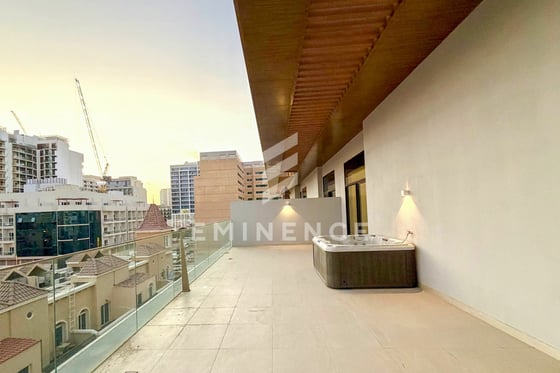 Exclusive | Vacant | Prime Location | Spacious 1BR, picture 2