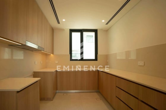 Exclusive | Single Row | On the Park | Roof Access, picture 15