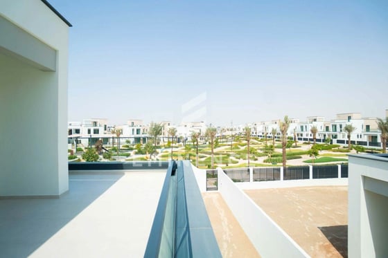 Exclusive | Single Row | On the Park | Roof Access, picture 1
