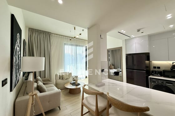Corner Unit | Furnished | Beautiful View, picture 3