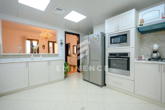3BR Penthouse | City View | Fully Renovated, picture 19