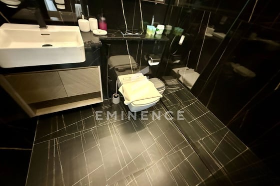 Corner Unit | Furnished | Beautiful View, picture 16