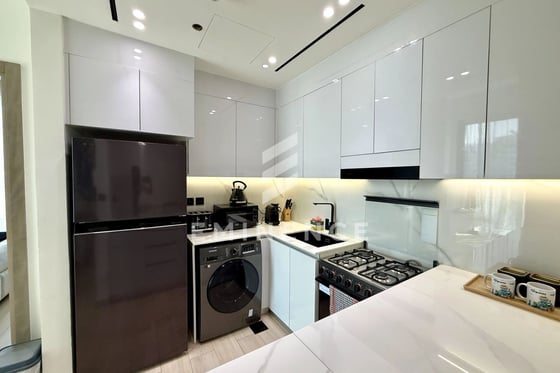 Corner Unit | Furnished | Beautiful View, picture 11