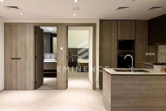 Exclusive | Vacant | Prime Location | Spacious 1BR, picture 4