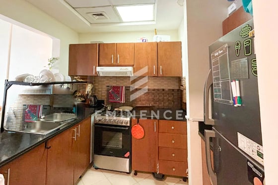 VACANT | BEST DEAL | SPACIOUS LAYOUT, picture 6