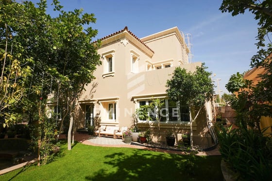 Upgraded | Fully Furnished | Private Pool, picture 2