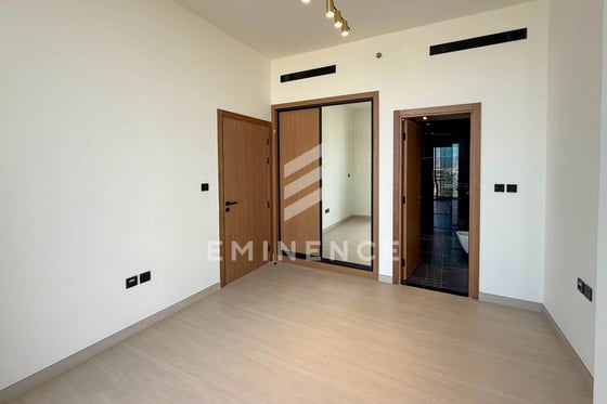 BRAND NEW | MARINA VIEW | VACANT, picture 7