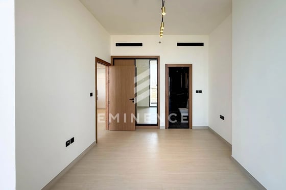 BRAND NEW | MARINA VIEW | VACANT, picture 8