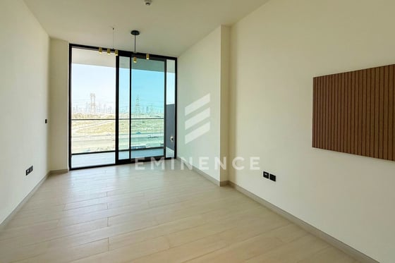 BRAND NEW | MARINA VIEW | VACANT, picture 3
