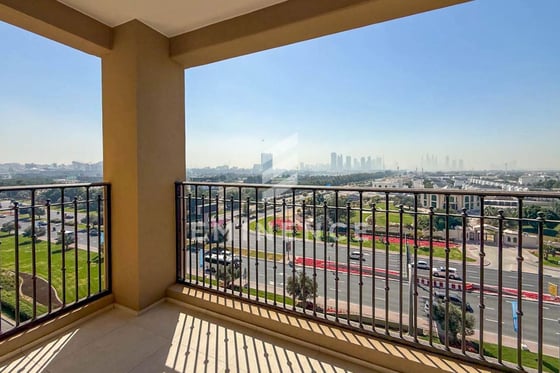 VACANT | SKYLINE VIEW | PRIME LOCATION, picture 2