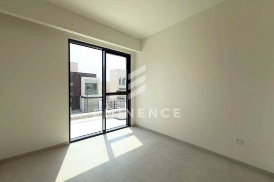 Exclusive | Single Row | On the Park | Roof Access, picture 12