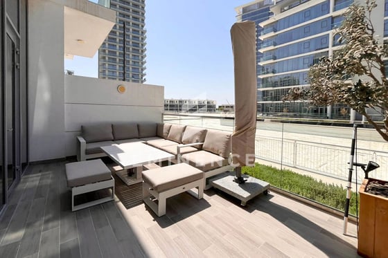 Big Balcony |  Lagoon View | Fully Furnished, picture 1