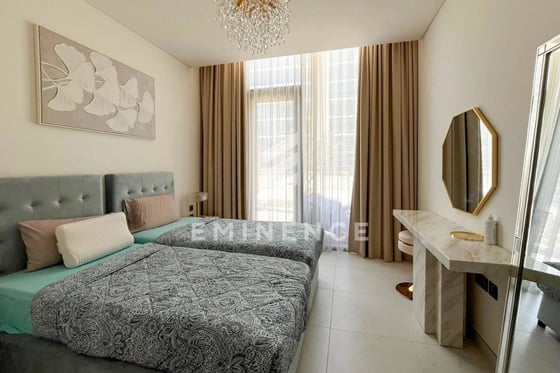 Big Balcony |  Lagoon View | Fully Furnished, picture 9