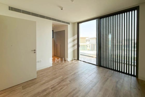 Biggest Plot | Corner Unit | Genuine, picture 17