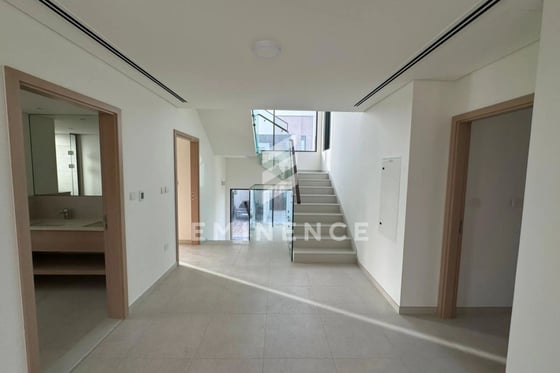 Luxurious 4BR Villa | Single Row | Brand New, picture 3