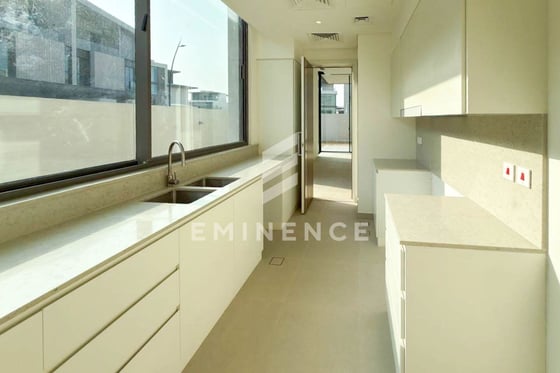 Biggest Plot | Corner Unit | Genuine, picture 9