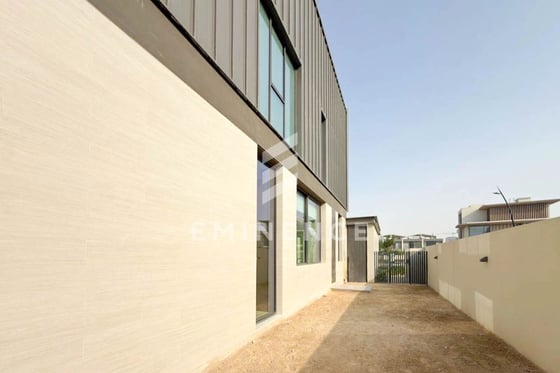 Biggest Plot | Corner Unit | Genuine, picture 43