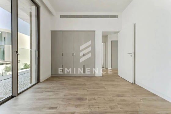 Best priced | Vacant | Double Height Ceiling, picture 10