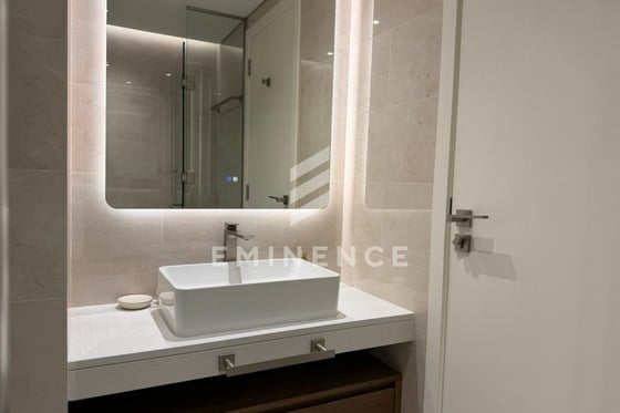 Pool View | Spacious 2 Bedroom | Vacant, picture 8