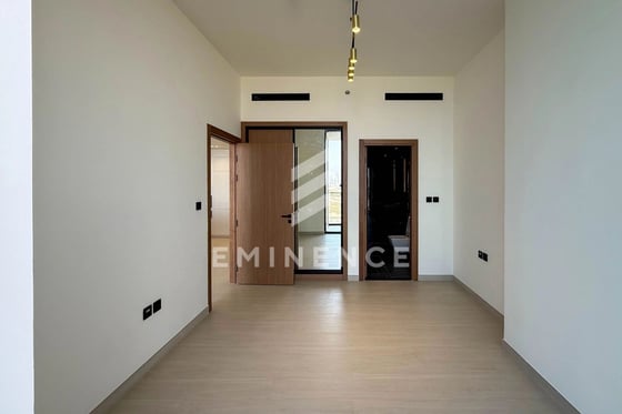 Smart Home Features | Marina View | Vacant, picture 8