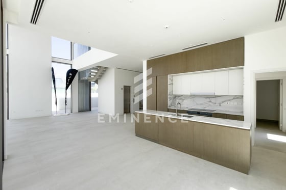 Best priced | Vacant | Double Height Ceiling, picture 5