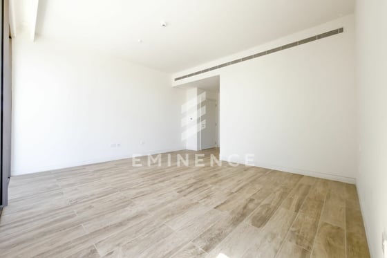 Best priced | Vacant | Double Height Ceiling, picture 11