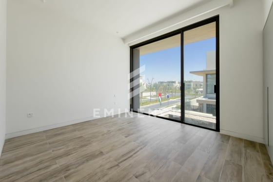 Best priced | Vacant | Double Height Ceiling, picture 16