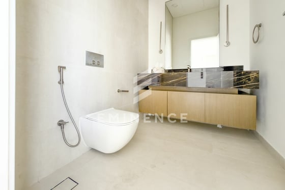 Best priced | Vacant | Double Height Ceiling, picture 7