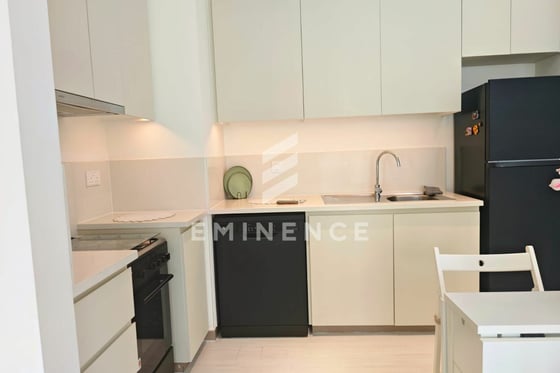 Fully Furnished 1BR | Renovated | Sunset View, picture 6