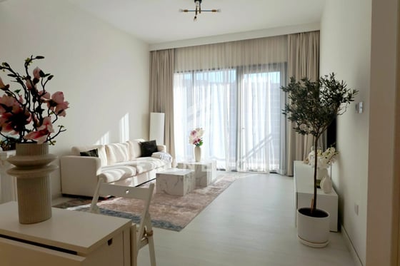 Fully Furnished 1BR | Renovated | Sunset View, picture 1