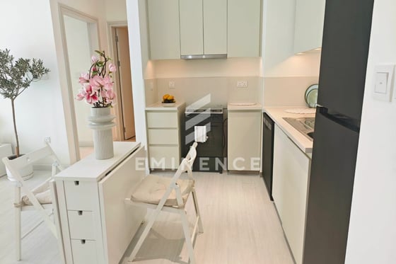 Fully Furnished 1BR | Renovated | Sunset View, picture 7