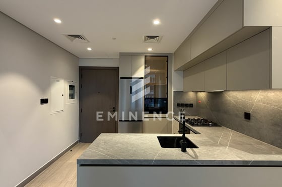 Best Price | Brand New | Modern | Mid Floor, picture 1