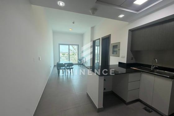 Spacious 1 BR | Science Park View | Vacant, picture 2