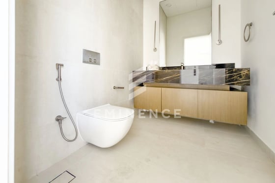Best priced | Vacant | Double Height Ceiling, picture 7