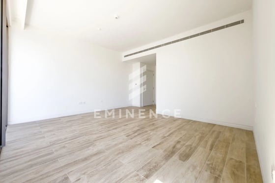 Best priced | Vacant | Double Height Ceiling, picture 11