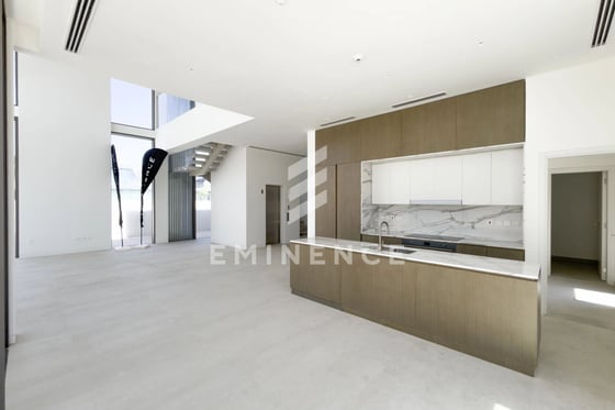 Best priced | Vacant | Double Height Ceiling, picture 5