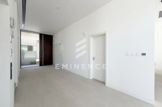 Best priced | Vacant | Double Height Ceiling, picture 8
