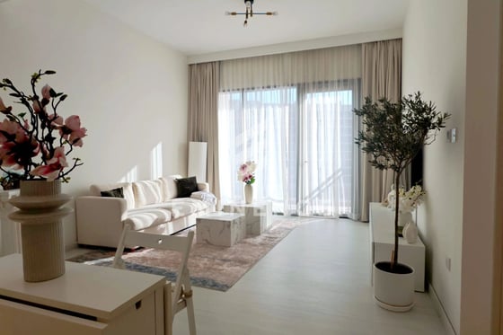 Fully Furnished 1BR | Renovated | Sunset View, picture 1