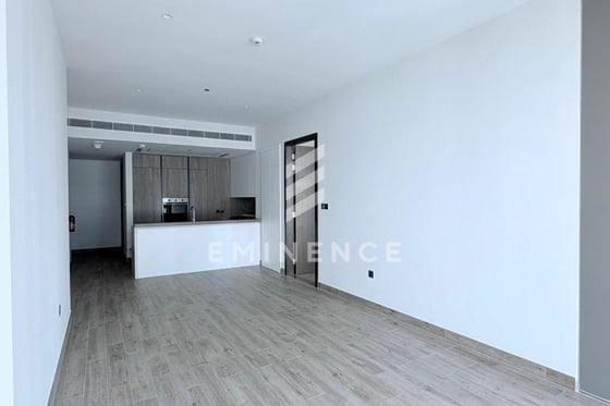 High Floor | Sea view | Vacant, picture 2