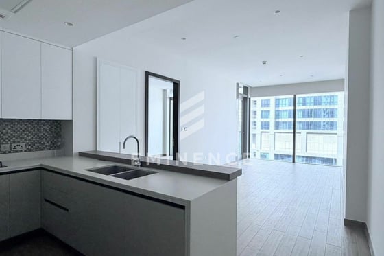 High Floor | Sea view | Vacant, picture 1