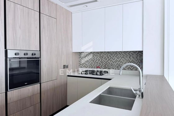 High Floor | Sea view | Vacant, picture 4