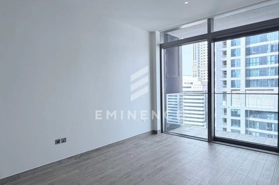 High Floor | Sea view | Vacant, picture 8