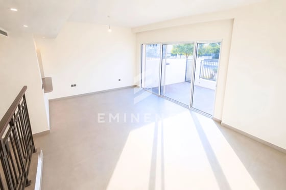 Single Row | Close to Lagoon | Ready to Move In, picture 2
