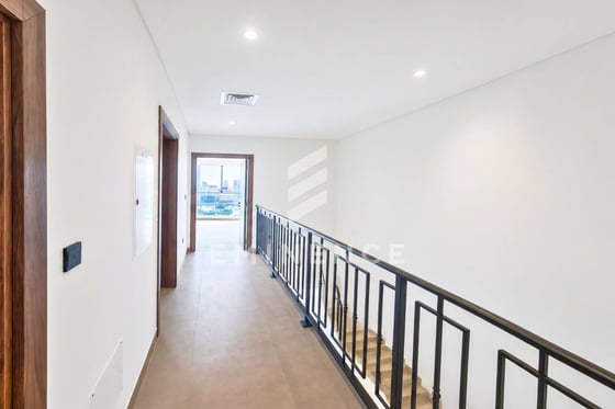Single Row | Close to Lagoon | Ready to Move In, picture 8