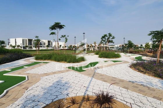 Exclusive | Single Row | Near the Pool and Park, picture 8