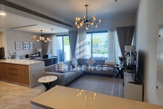 Exclusive | Single Row | Near the Pool and Park, picture 1